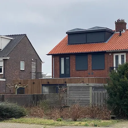 Huis Dichtbij Strand Monster